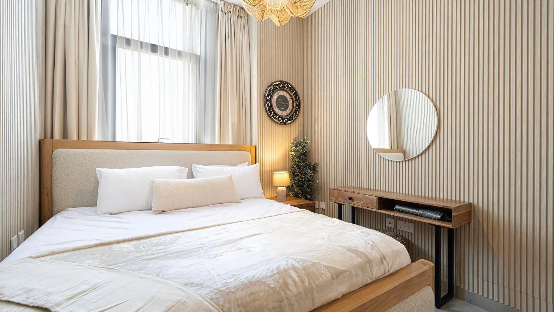 Apartment 1Br The Monarch Suite By Blue Cloud Holidays Sharjah