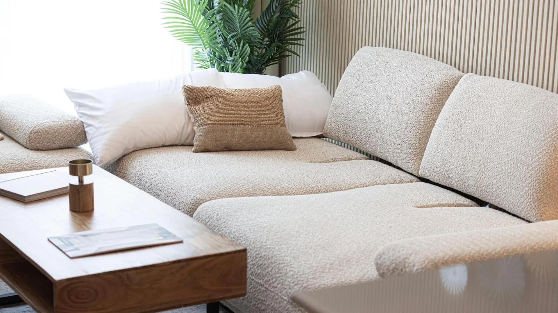 1Br The Monarch Suite By Blue Cloud Holidays Schardscha Apartment